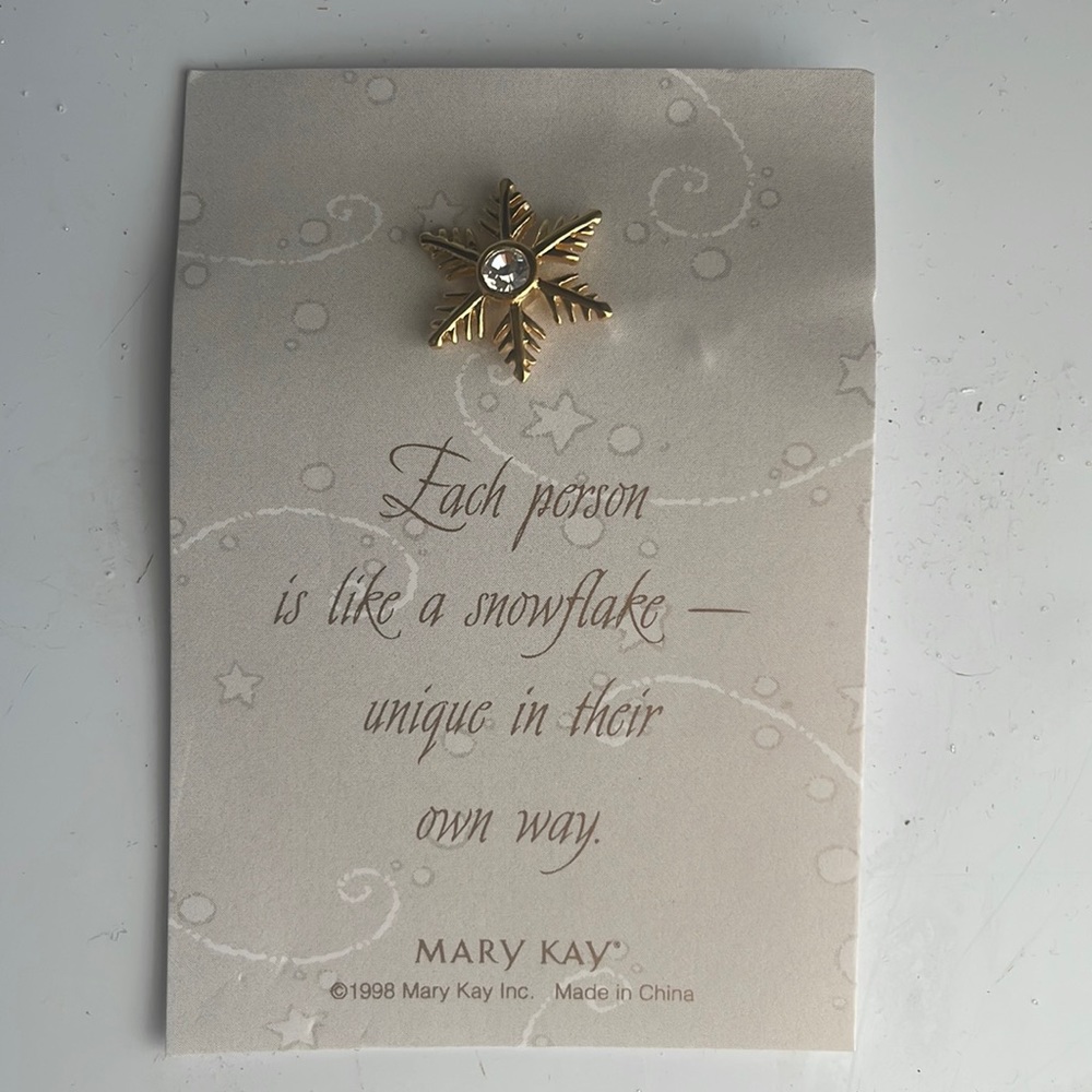 Mary Kay cosmetics vintage 90s snowflake pin
